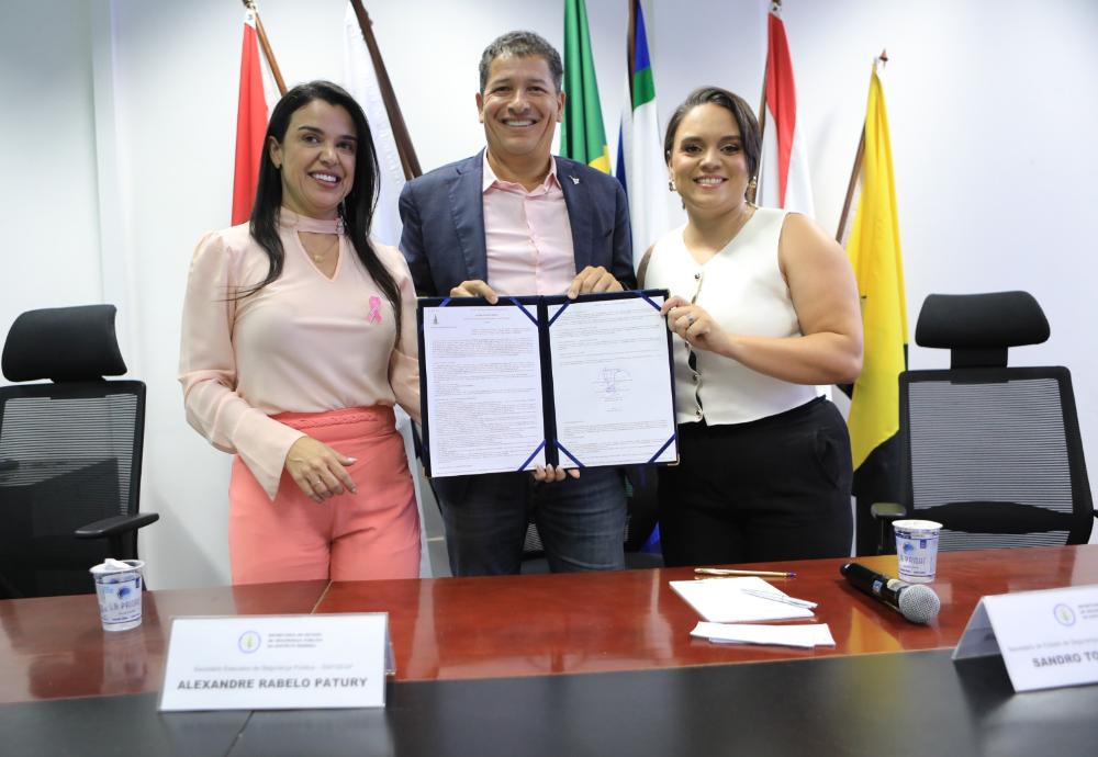 Capa da notícia: Parceria amplia e fortalece políticas públicas voltadas às mulheres do DF
